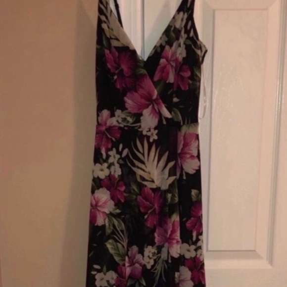 Fashion Nova Floral Maxi Dress - Picture 2 of 3